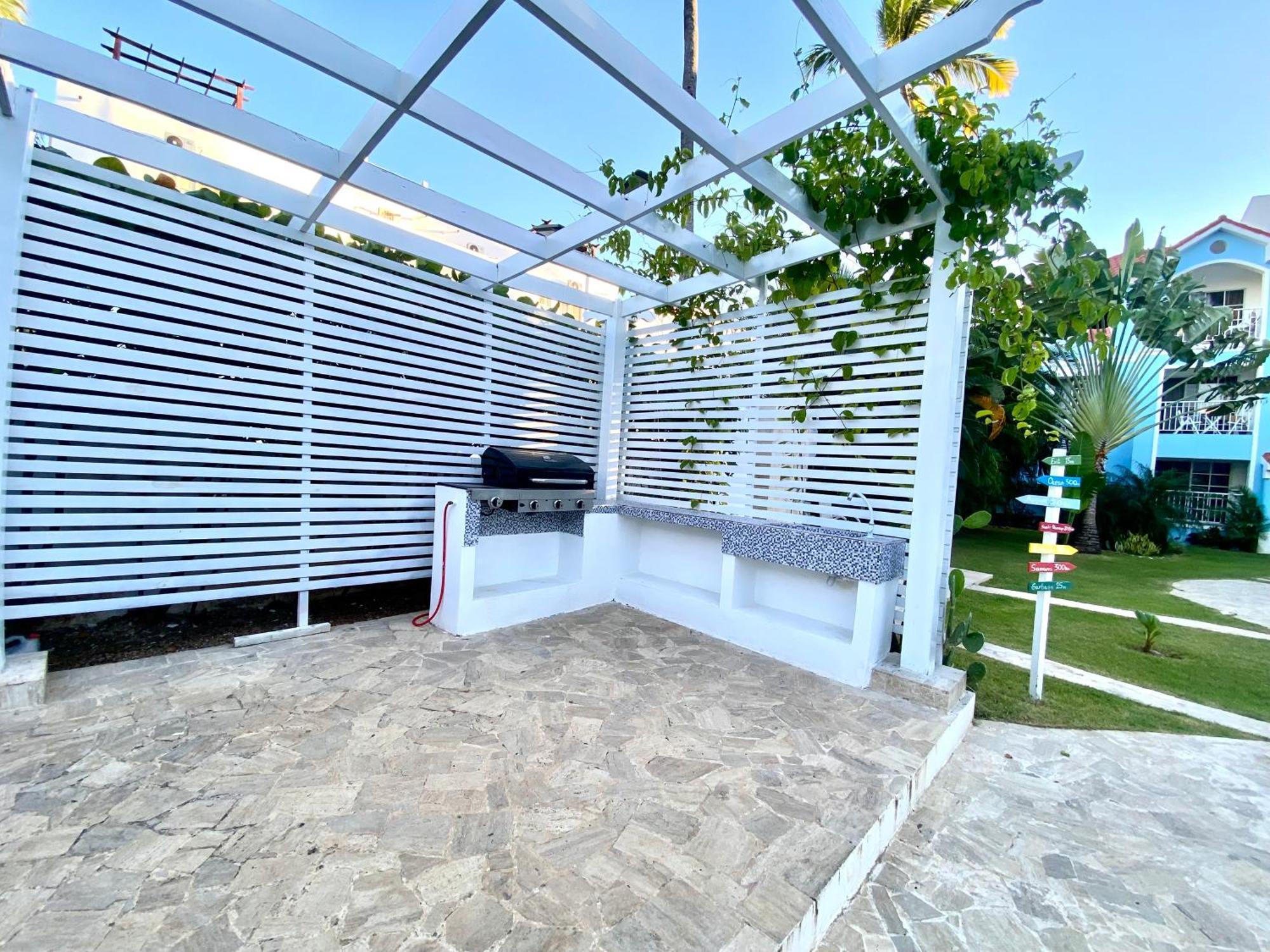 Madonna Pool Beach Los Corales Punta Cana Exterior foto